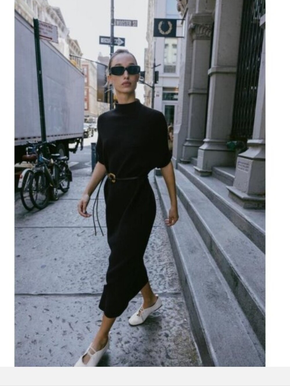 Chic Black Midi Knit Dress with Belt